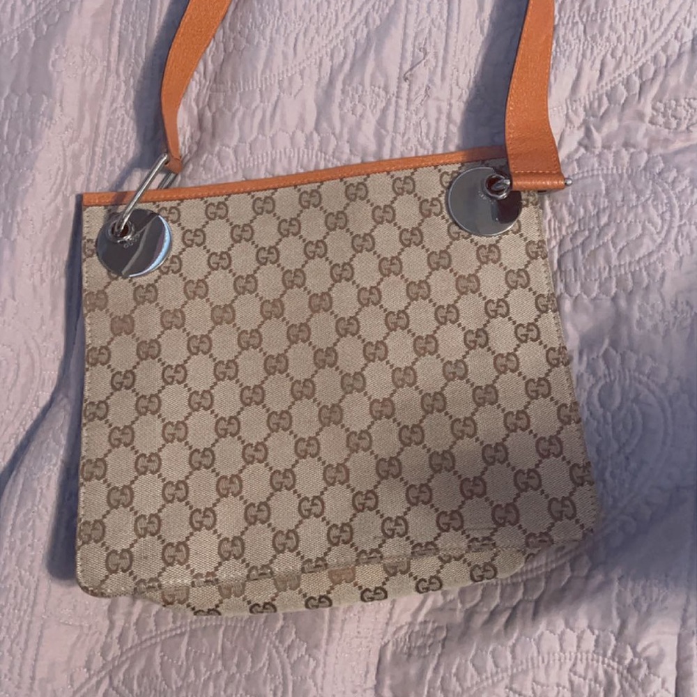 Beige tan logo Gucci never used vintage crossbody bag. One size 9L x 3W X 11H